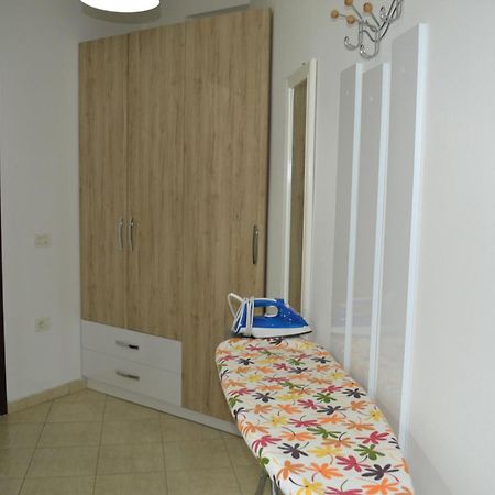 Seashell Art Decor Studio & Parking Влёра Экстерьер фото